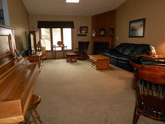 3rd image of 3204 Magnolia Ct