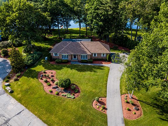 3rd image of 23 Woodmeadow Dr