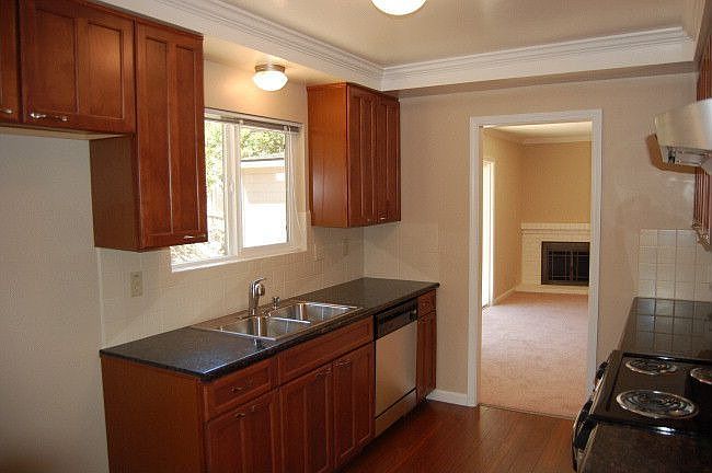 1st image of 542 Odin Dr