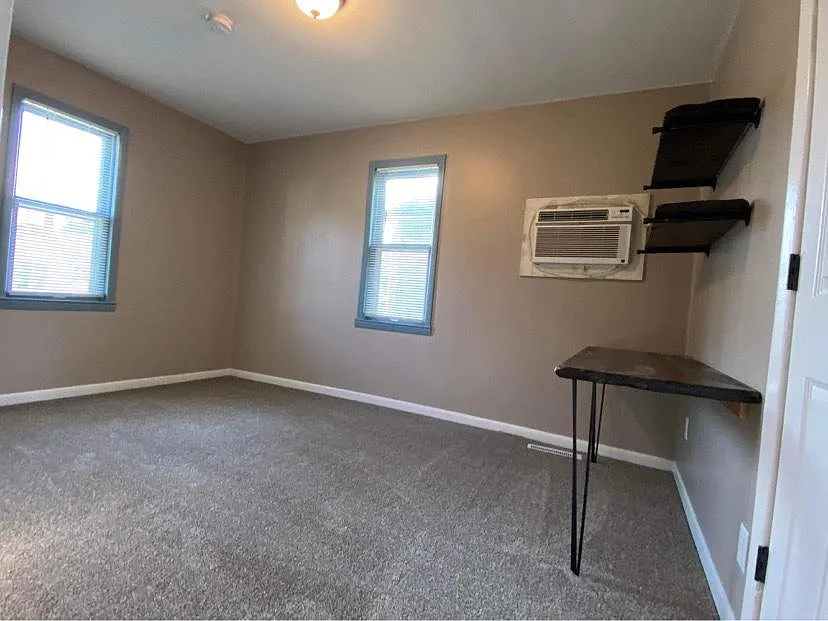610 E Pierce St — Photo 4