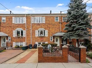 6927 61st Rd, Middle Village, NY 11379