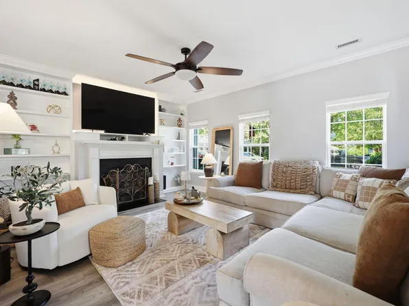 1115 Ileagnes Rd, Raleigh, NC 27603