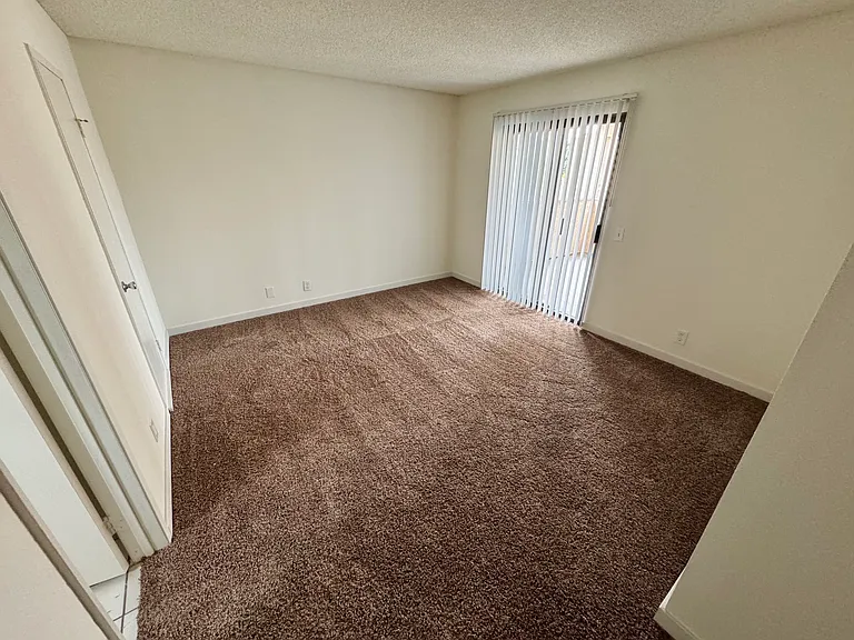 4522 Warner Ave #B — Photo 12