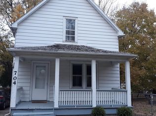 704 W High St, Urbana, IL 61801