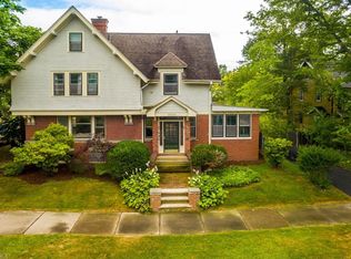 3004 Euclid Heights Blvd, Cleveland Heights, OH