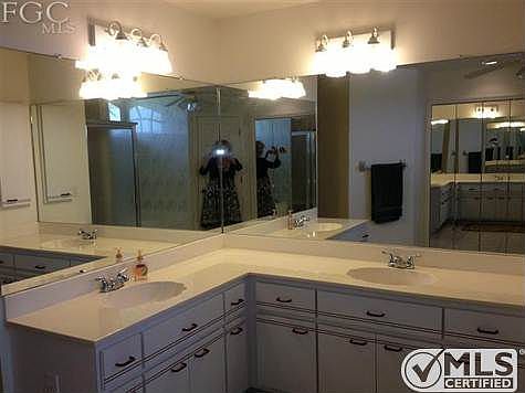 4th image of 2526 SW 38th Ter