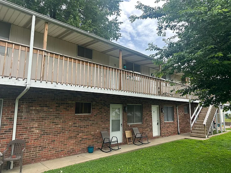 3505 Elm St — Photo 2