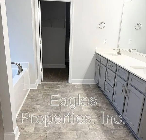 208 Bay Hill Dr — Photo 9