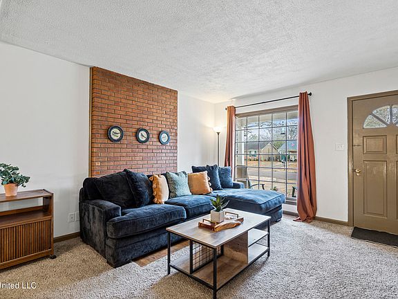 4th image of 8444 Cedarcrest Dr E