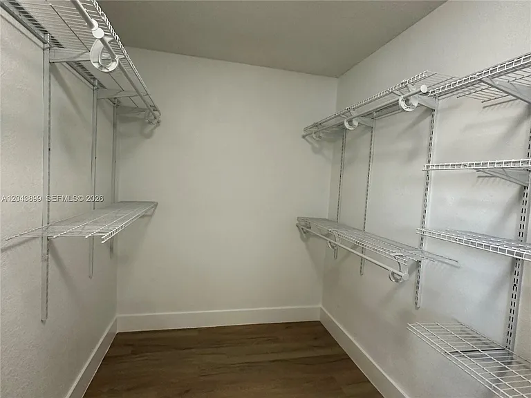 899 NE 15th St #3 — Photo 18