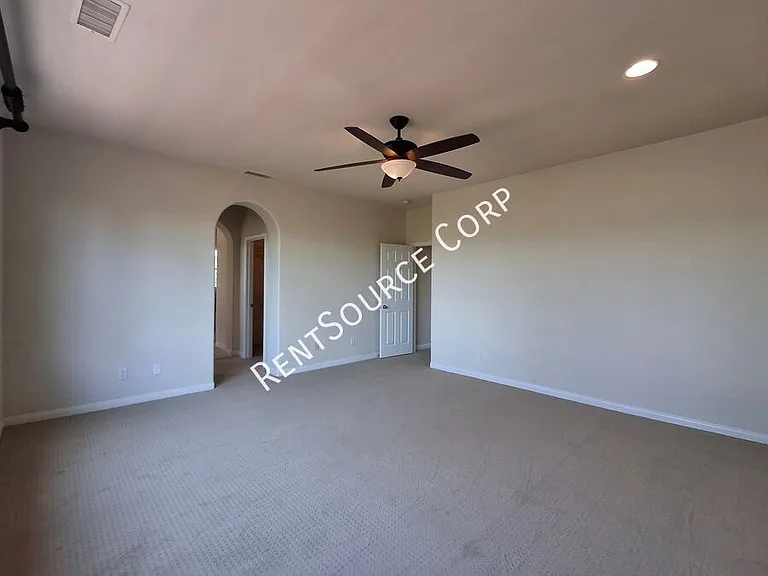 24310 Las Palmas St — Photo 29