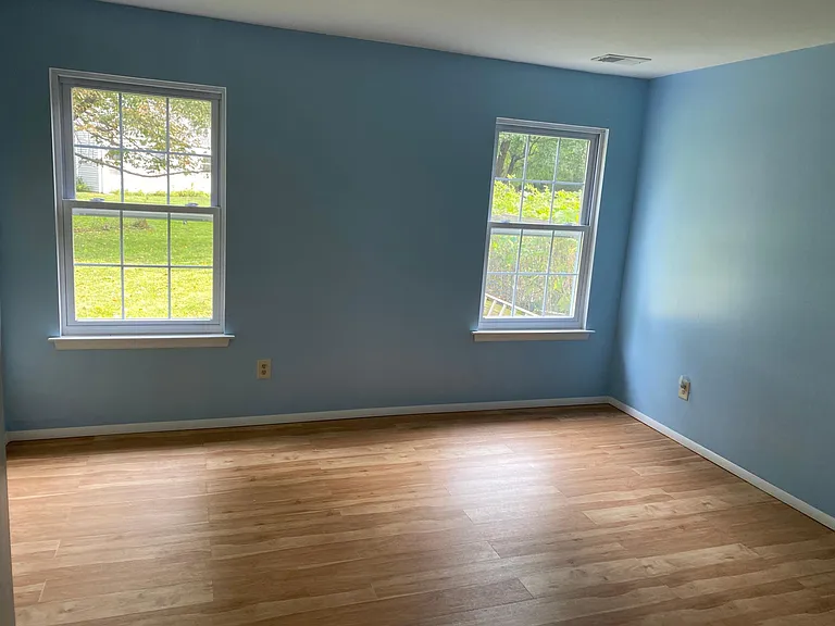 44 Woodbury Rd — Photo 33
