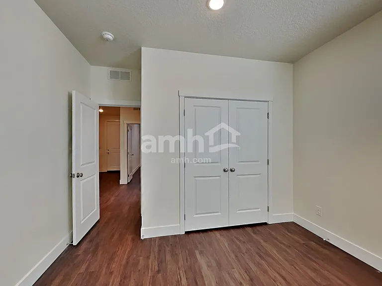 2908 N Miami Ave — Photo 15