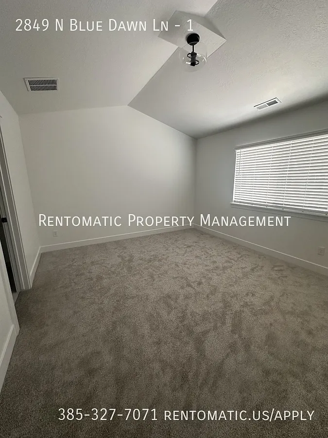 4 bed, 2.5 bath, 2478 sqft, $2,449 — Photo 4