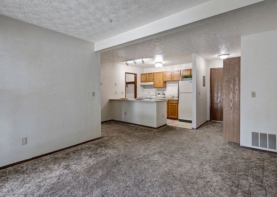 Russian Jack Apartments - Living Room