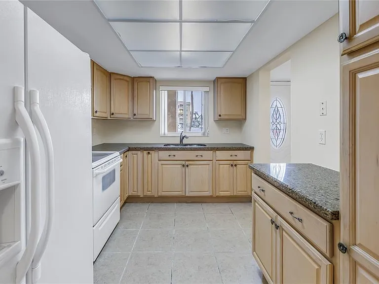 3500 Lake Bayshore Dr #K101 — Photo 11
