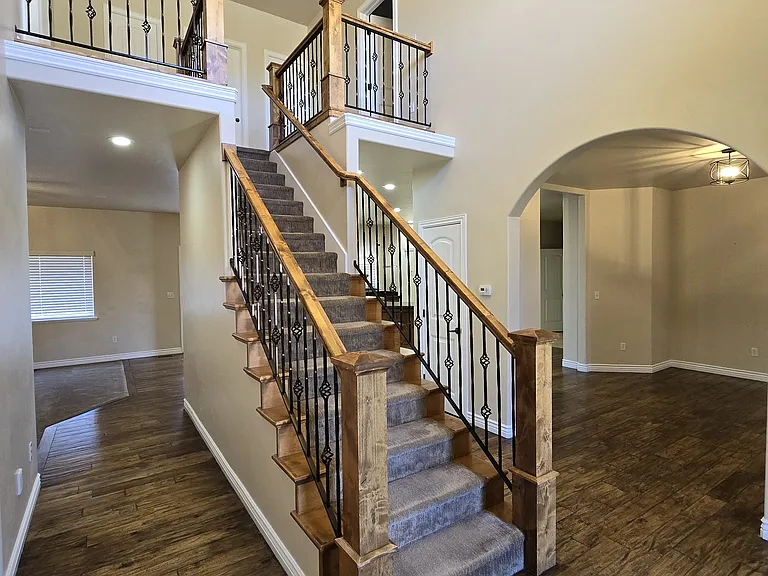 358 E Wayne Ct — Photo 11