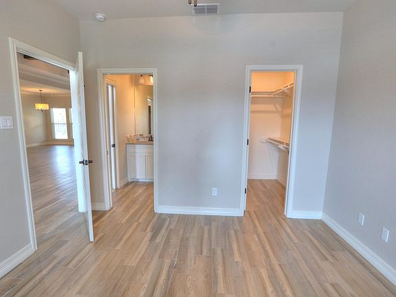 3rd image of 3023 Neches Dr