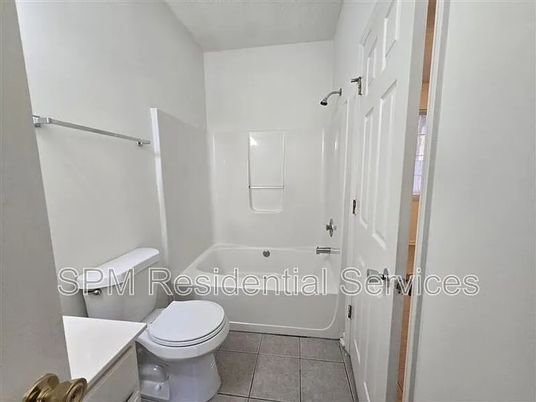 2705 Mayfair Dr #H-104 — Photo 6