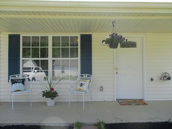4th image of 296 Blue Jay Cir
