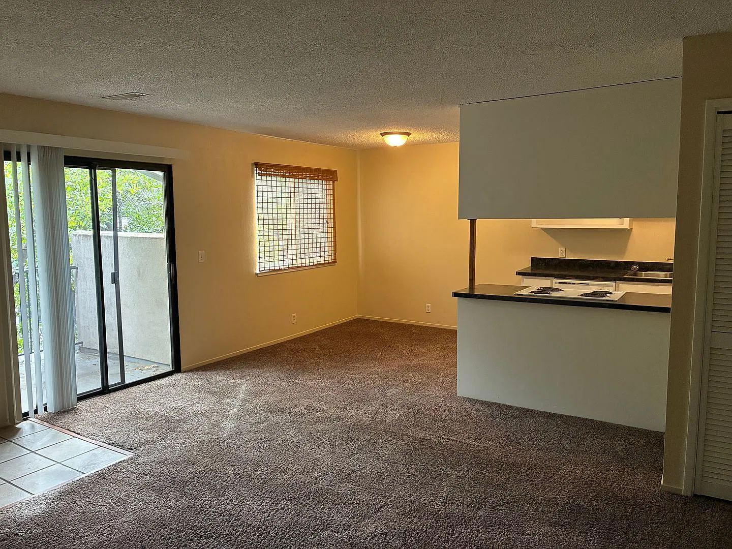 Move-In Special - One Month Free Rent - 2 Bedroom 1 Bath Close To Csuc — Photo 2