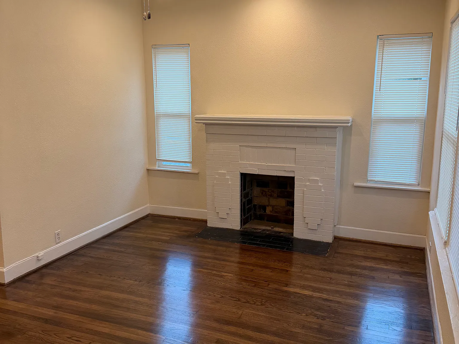 1 bed, 928 sqft, $1,545 — Photo 3