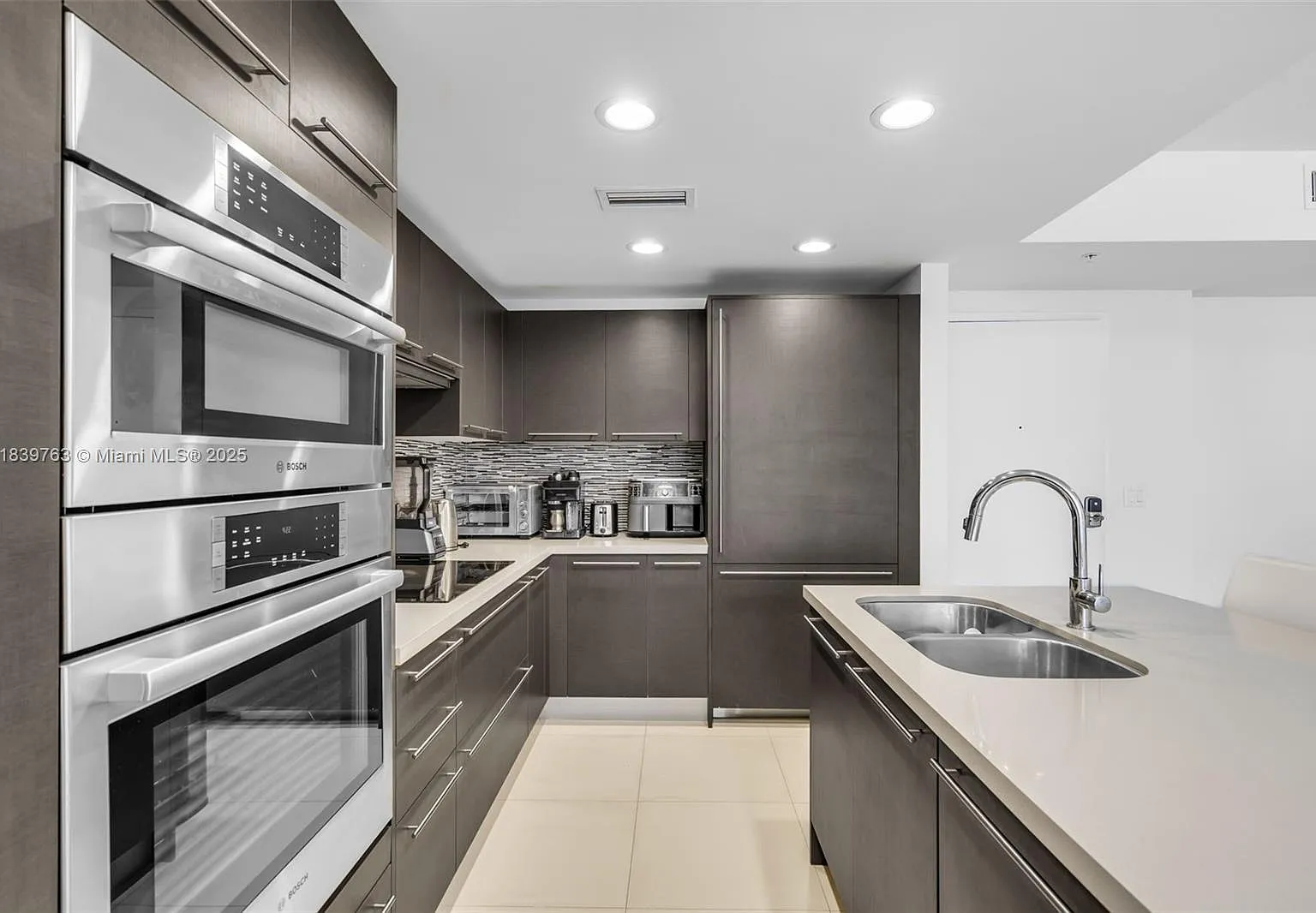 2 bed, 1130 sqft, $3,100 — Photo 4