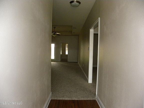2nd image of 4985 Windmill Ave