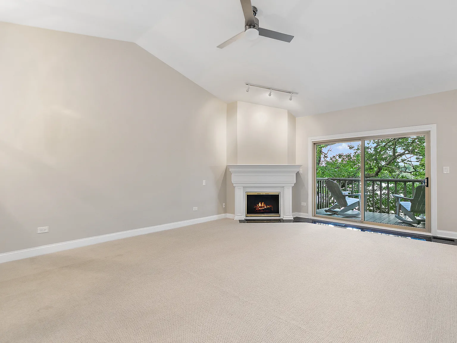 2 bed, 1400 sqft, $2,900 — Photo 2