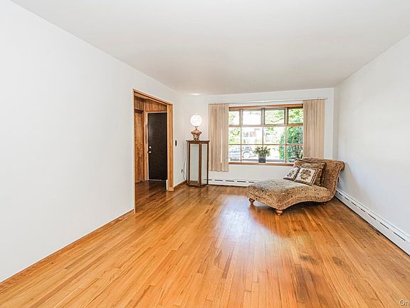3rd image of 74 Highview Avenue