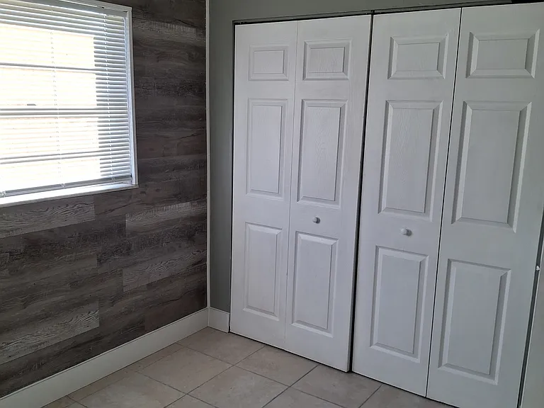 2532 SW Lois Ave — Photo 6