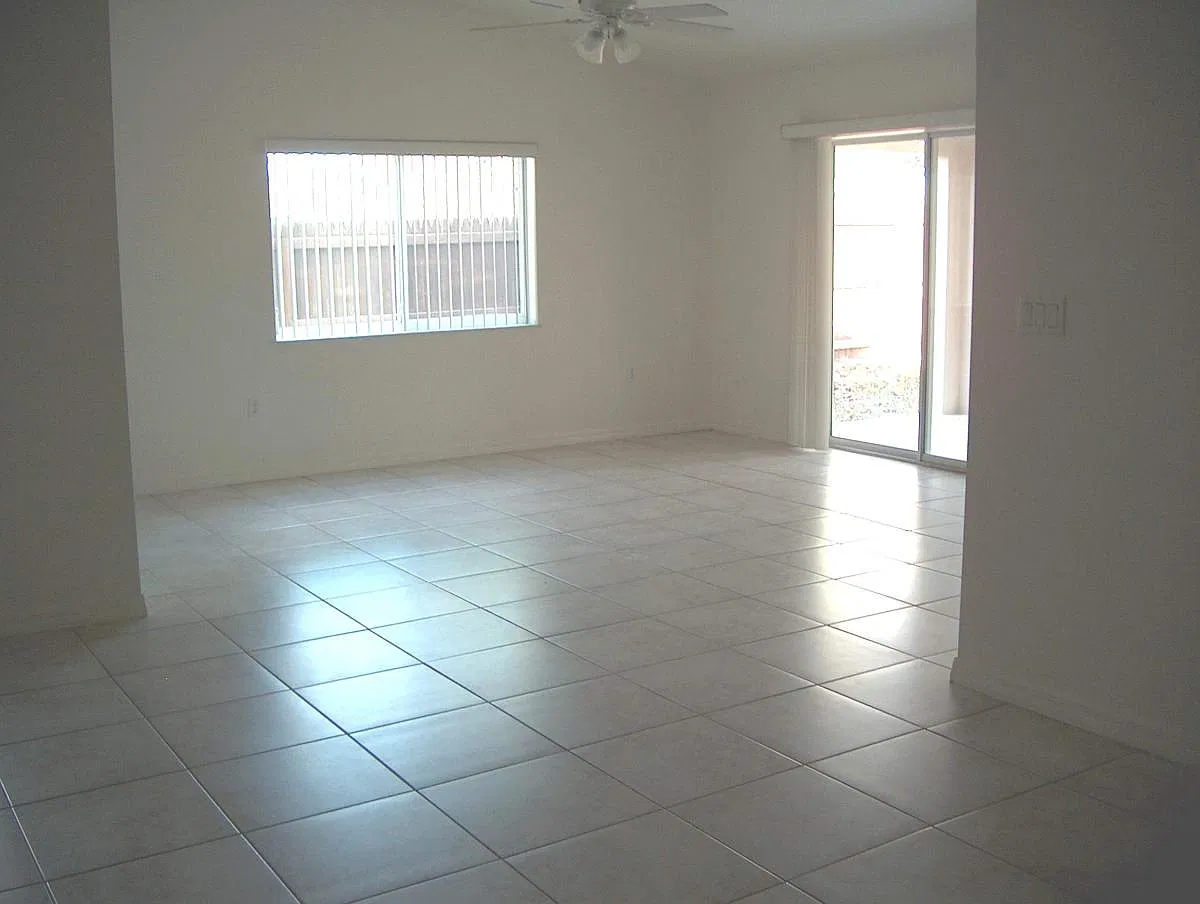 3346 Dristol Avenue — Photo 3