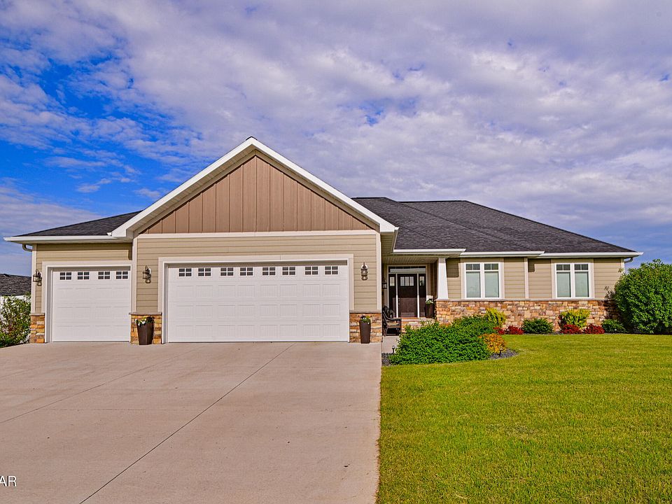 1st image of 5491 Courtyard Dr