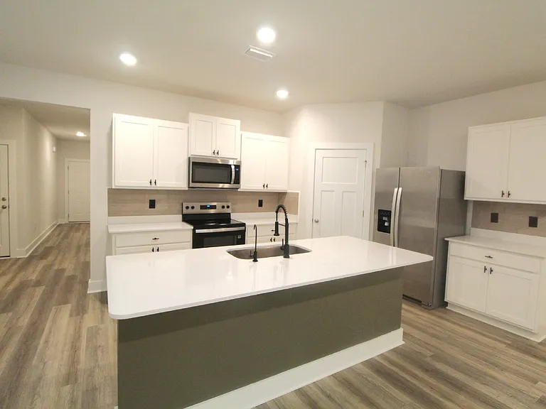 3111 Silver Maple Dr — Photo 3