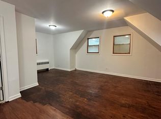 80 Island Pkwy, Island Park, NY 11558