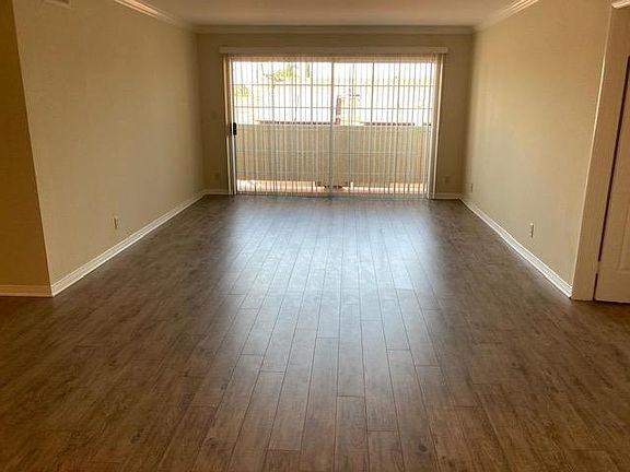 5th image of 400 N Hollywood Way #304