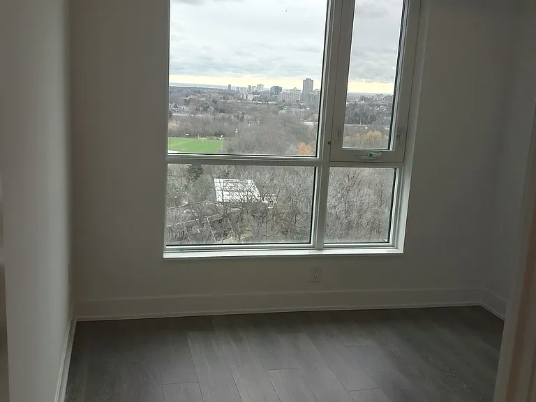 204 Burnhamthorpe Rd E #1110 — Photo 14