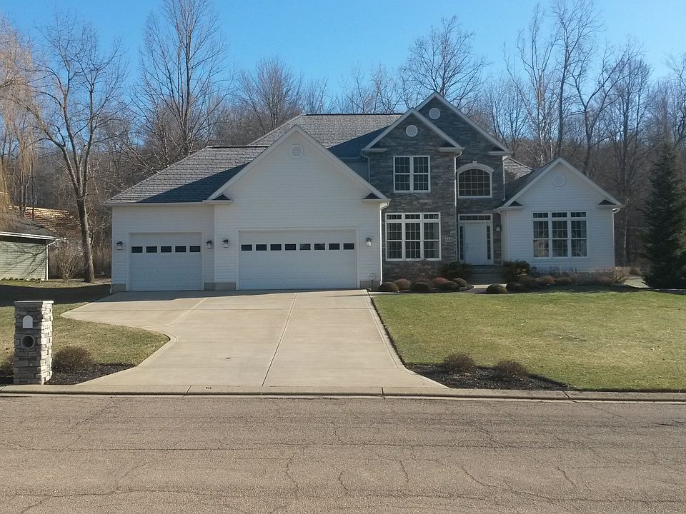 1st image of 444 Gleneagles Dr