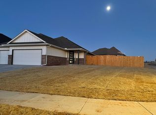 17606 Walnut Creek Rd, Edmond, OK 73012