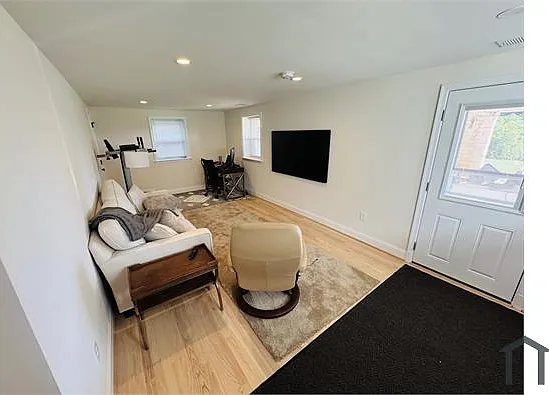 3309 Highwood Dr SE — Photo 7
