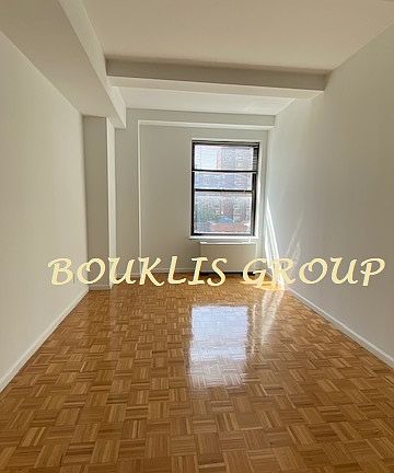 3rd image of 102 Greenwich St #4B