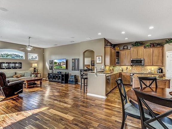 5th image of 3214 Spicer Ave