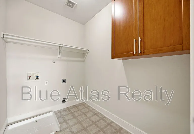2690 Rockbrook Dr #5 — Photo 14