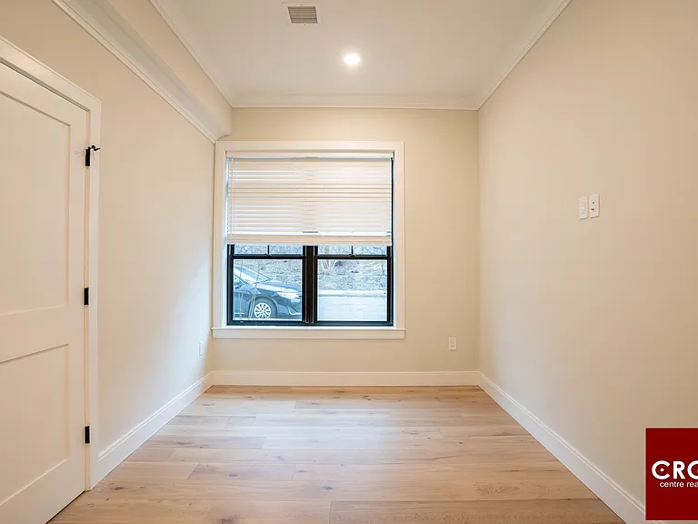 156 Everett St #102A — Photo 4