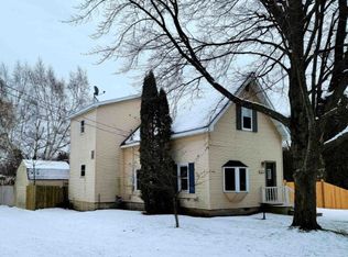2016 10th St, Marinette, WI 54143