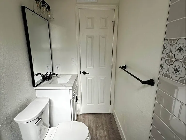 5569 Troy St — Photo 13