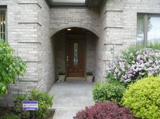 100 Magdalena Dr, Englewood, OH 45322