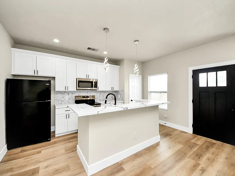 5211 Amy St #B — Photo 5