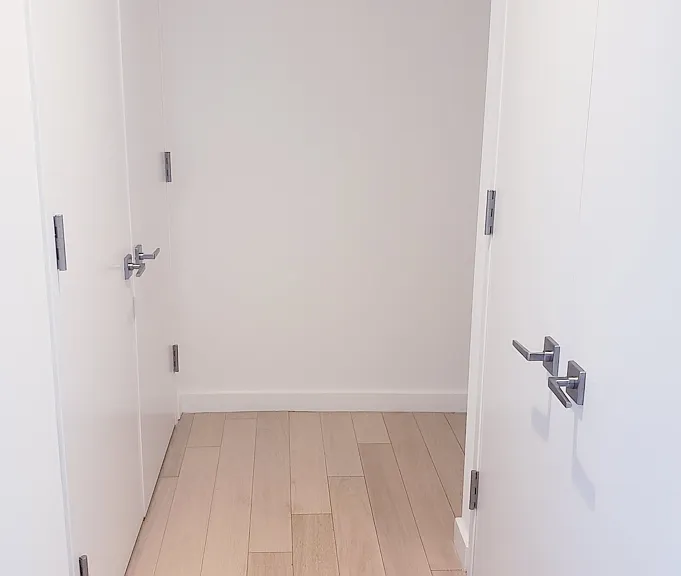 535 W 43rd St S #15C — Photo 16