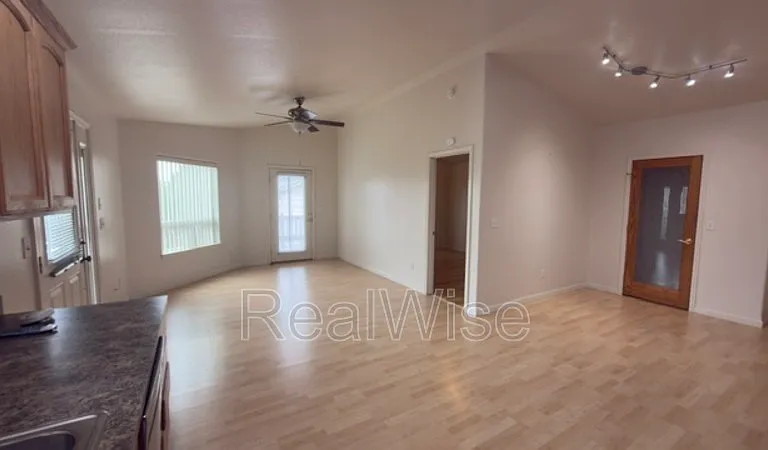 1384 NE Ridge Ave — Photo 9